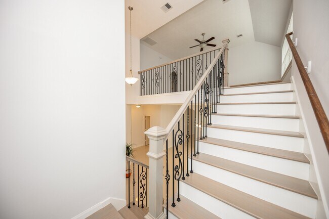 Foto del edificio - 3019 Lake Dr