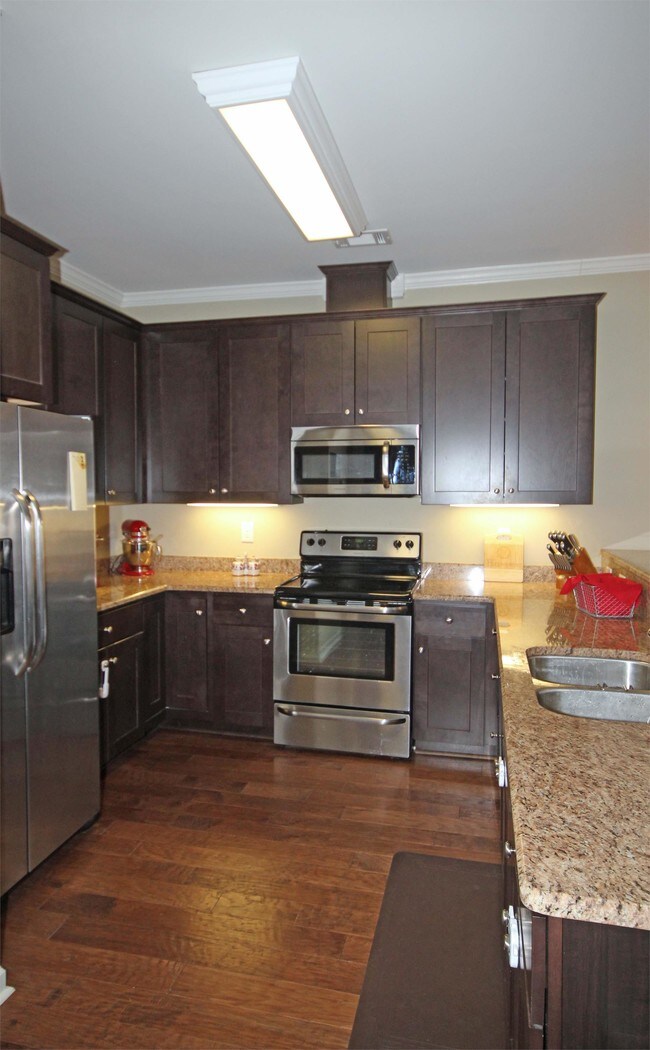 Building Photo - 185 Shady Grove Dr