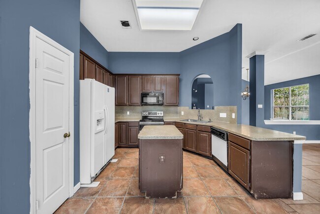 Building Photo - 15007 Chestnut Falls Dr