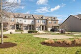Foto principal - 3 BR/2.5 BA Luxury Townhome
