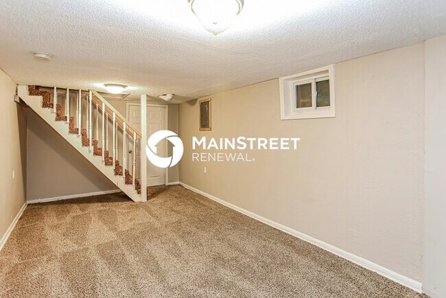 Foto del edificio - 3 Bedroom Pet-Friendly Home in RAYTOWN, MO...