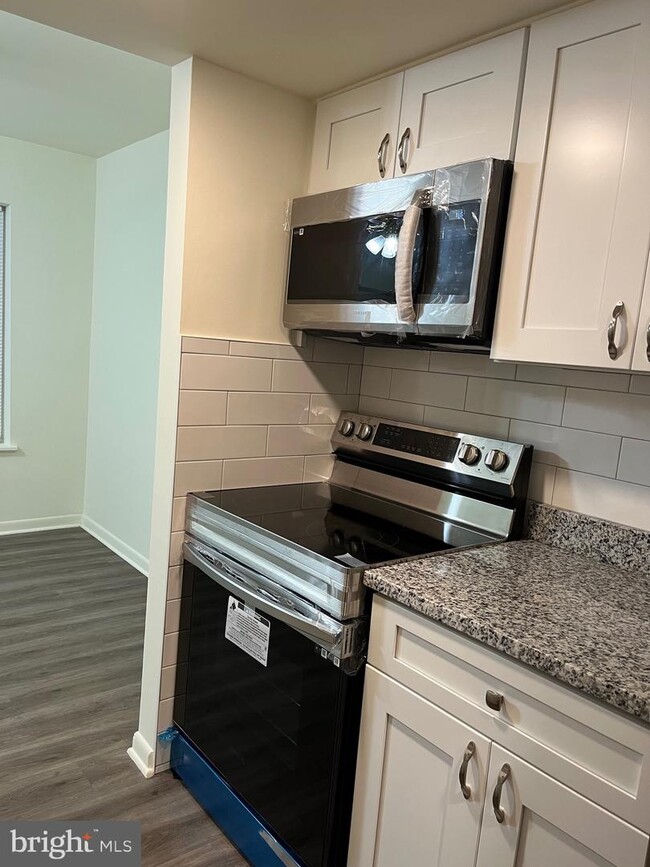 Building Photo - 9107 Bronze Bell Cir