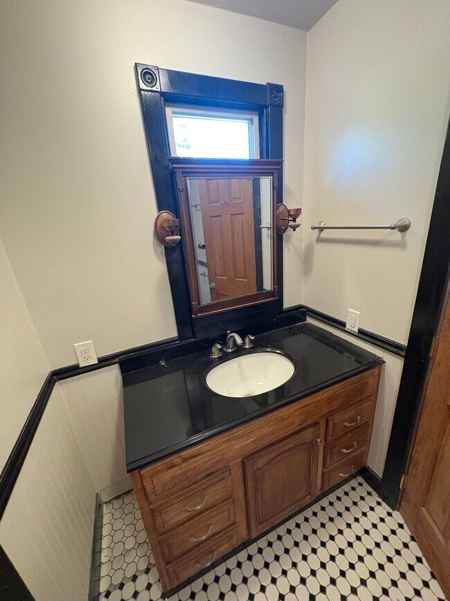 Foto del edificio - Private Suites in a Beautiful Shared Home Near UNC & Coffee Shops