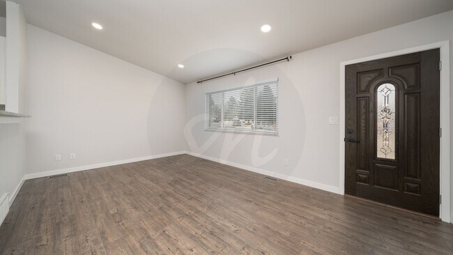 Foto del edificio - Fully Remodeled Home in Old Farm