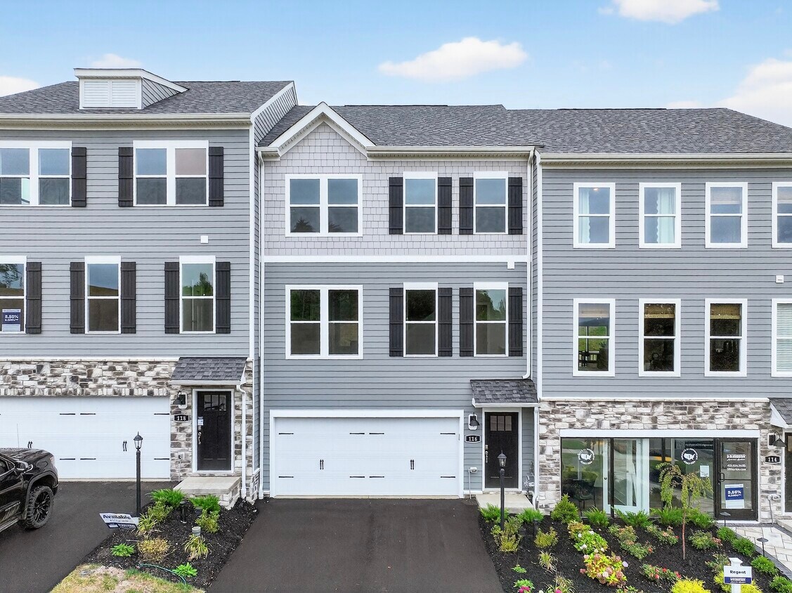 Foto principal - 116 River Ridge Dr