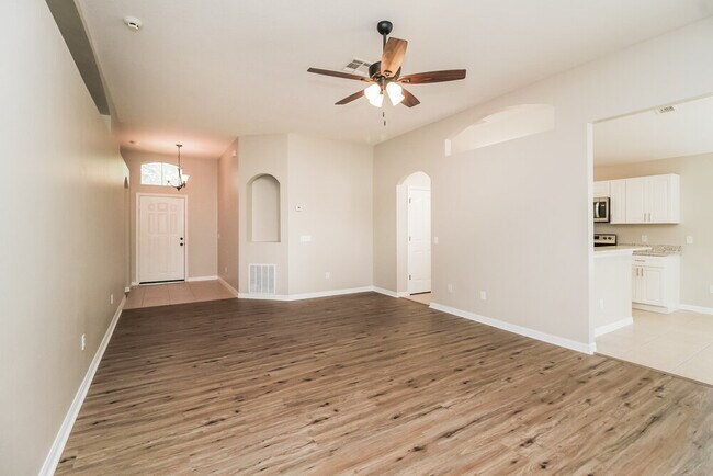 Foto del edificio - 25130 Ironwedge Dr