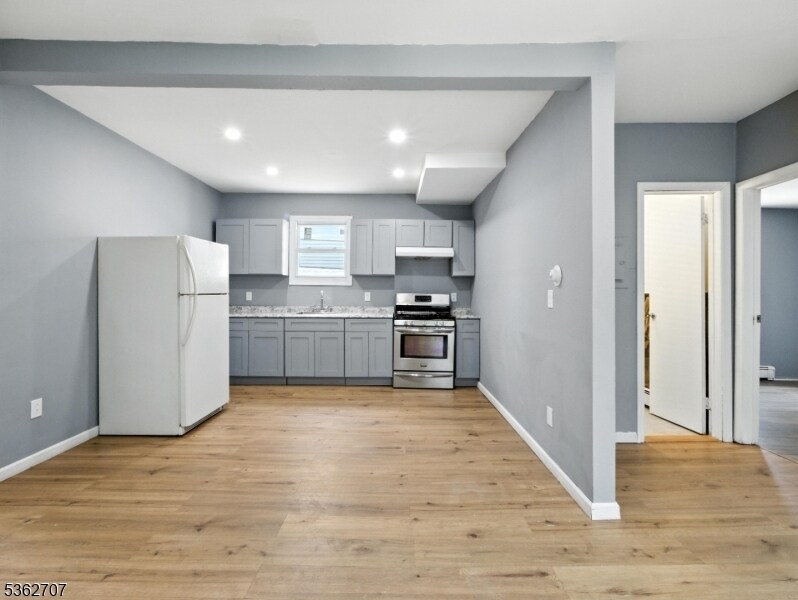 Primary Photo - 158 Belmont Ave