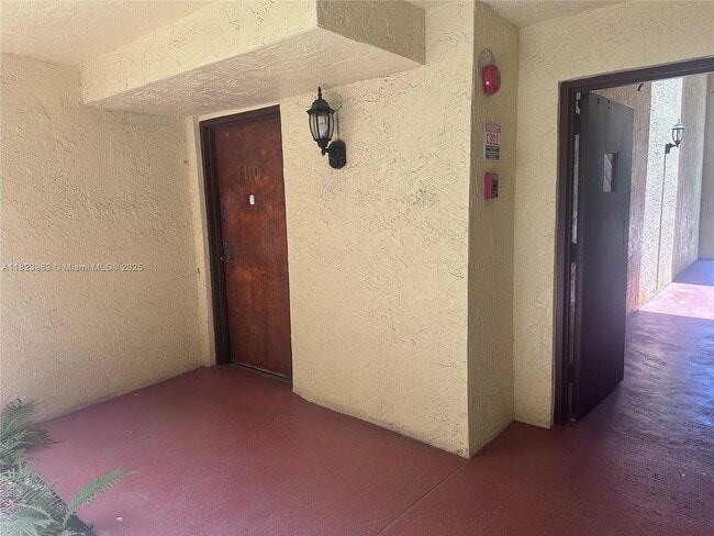 Building Photo - 8810 SW 123rd Ct