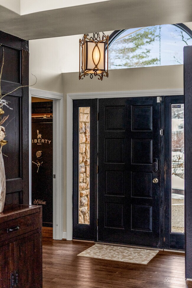 Foto del edificio - 208 Brookdale Ln