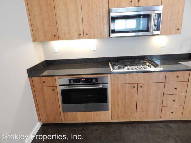 Building Photo - 2 br, 1.5 bath House - 8 Covent Ln