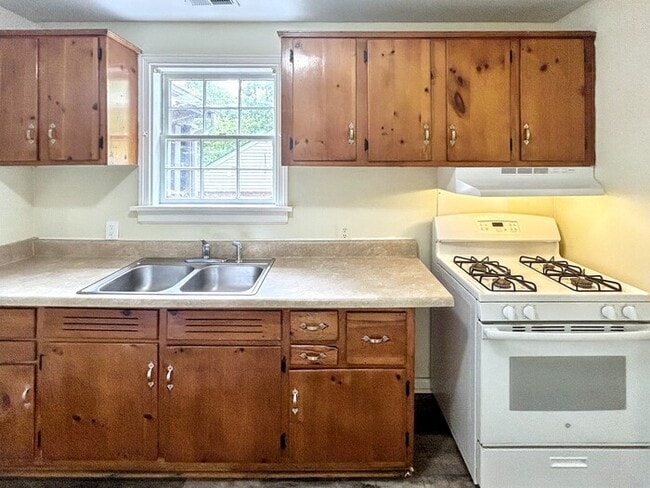Foto del edificio - 1225 Blue Jay Ln
