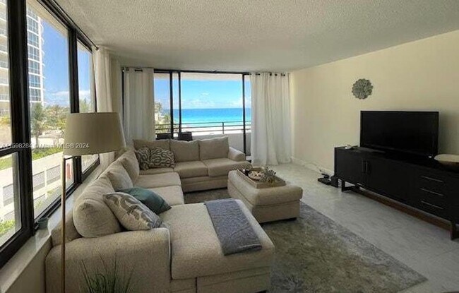 Foto del edificio - 3505 S Ocean Dr