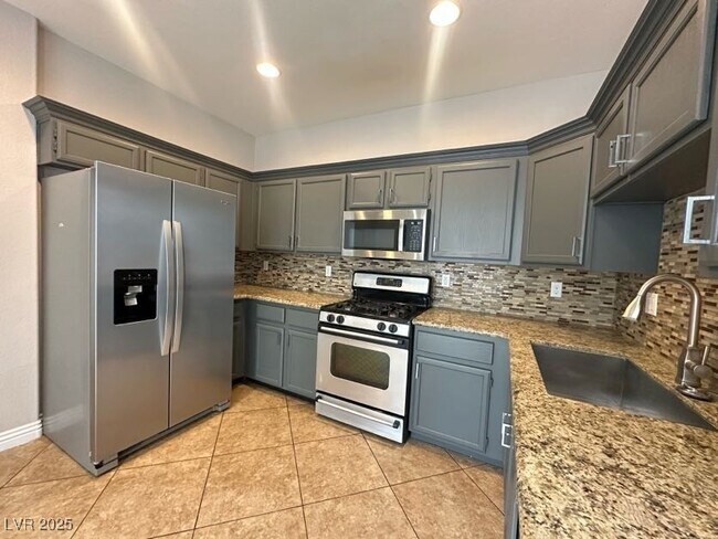 Building Photo - 2513 Birds Nest Cactus Ct