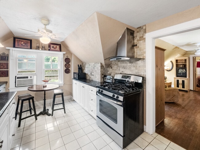 Building Photo - 1115 Eton Cross Rd