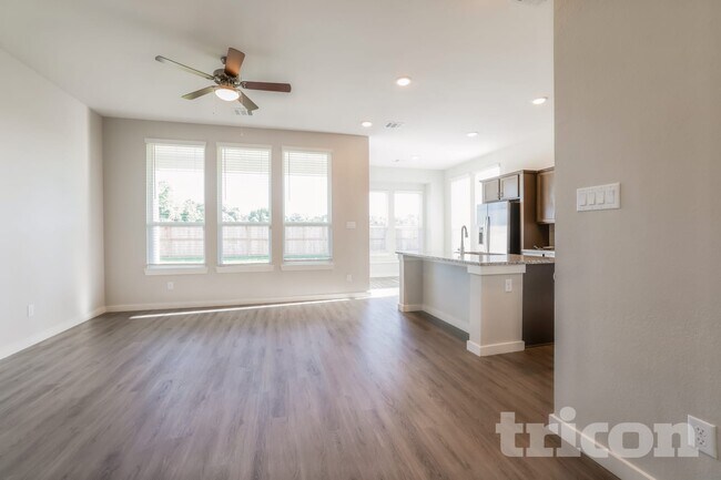 Foto del edificio - 2414 Foster Hl Rd