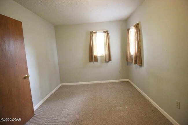 Foto del edificio - 17254 Hwy CC