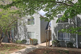 Building Photo - 1242 Clifden Green
