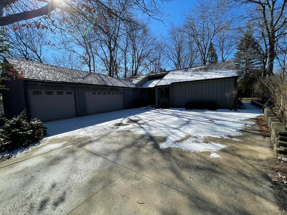 Primary Photo - 117 87th Pl