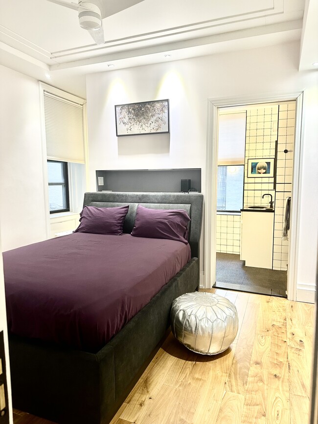 Peaceful bedroom with tons of storage and ensuite bathroom - 790 Riverside Dr