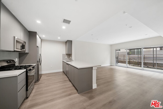Building Photo - 1223 Hayworth Ave