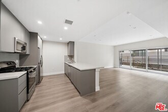 Building Photo - 1223 Hayworth Ave