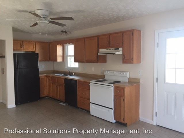 Building Photo - 795 Country Club Ct