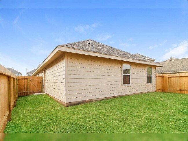 Building Photo - 2538 Grayling Dr