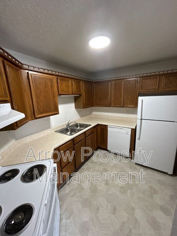 Building Photo - 205 E Arbor Ave