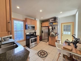 Building Photo - 28 Bardwell St