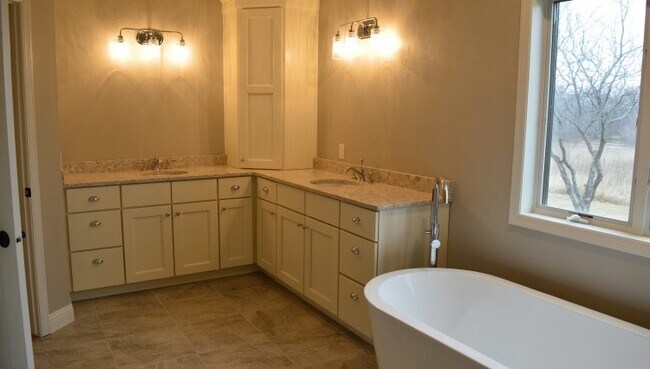 Foto del edificio - 7640 Valley View Rd