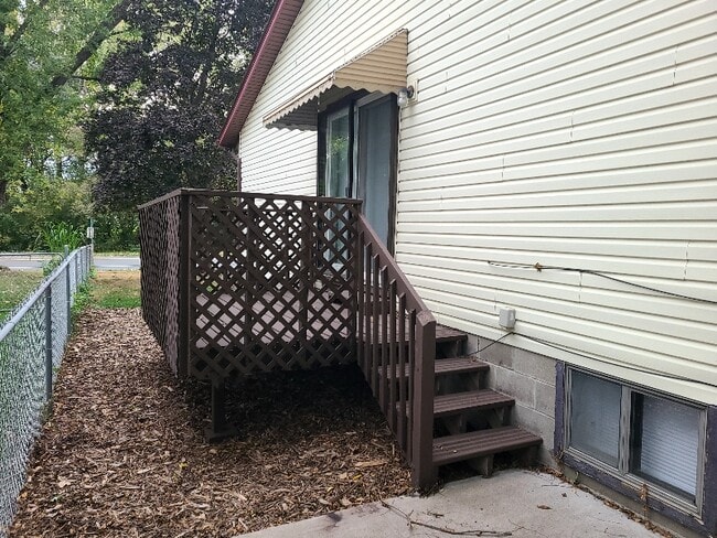 Foto del edificio - 8232 Noble Ave N