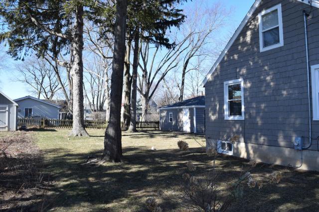 Building Photo - 2 bedroom in Carpentersville IL 60110