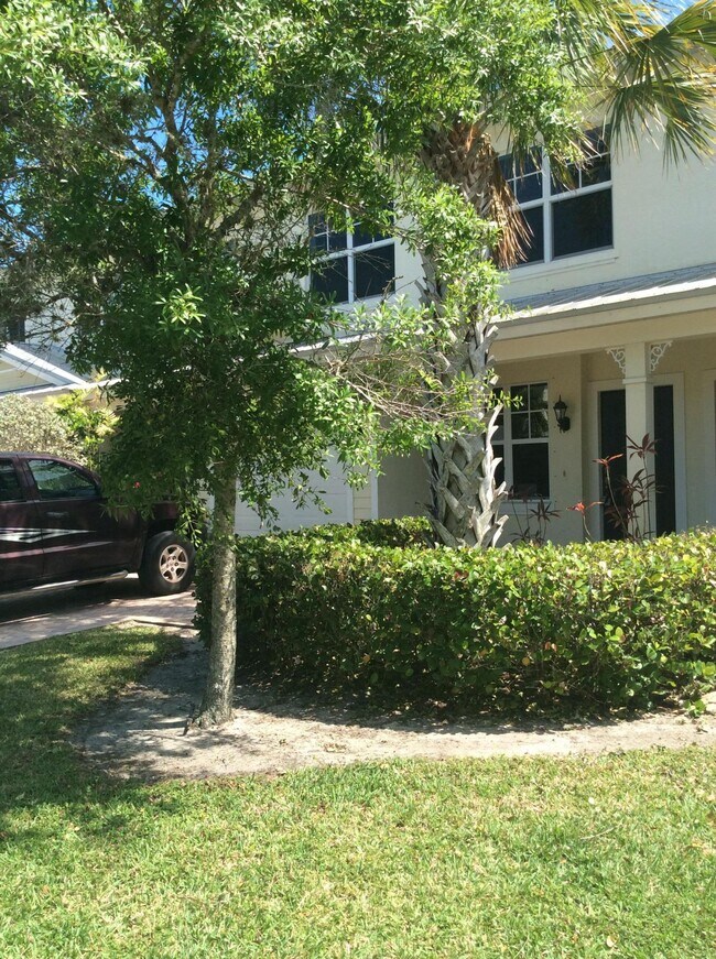 Building Photo - 2705 Creekside Dr