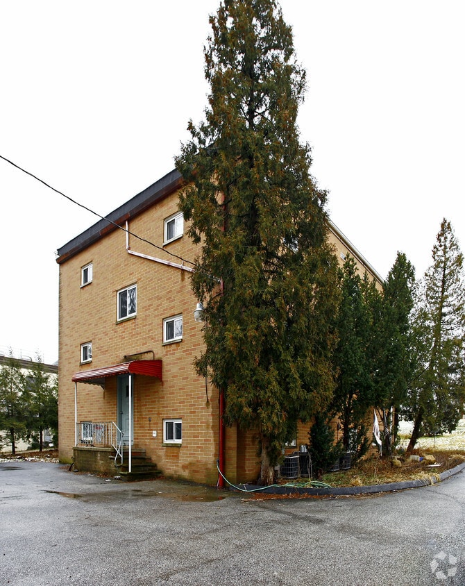Building Photo - 23810 Detroit Rd