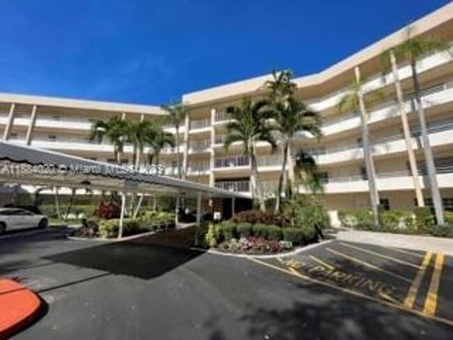 Foto del edificio - 3960 Oaks Clubhouse Dr