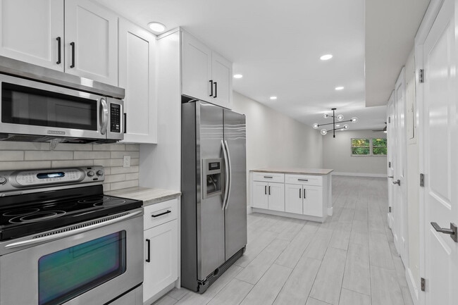 Building Photo - 1339 Ave