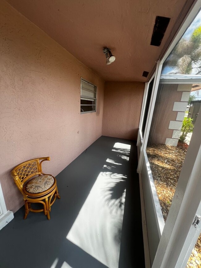 Building Photo - 3 BEDROOM 2 BATH CONVENIENTLY LOCATED WITH A TROPICAL OASIS IN THE BACK YARD!