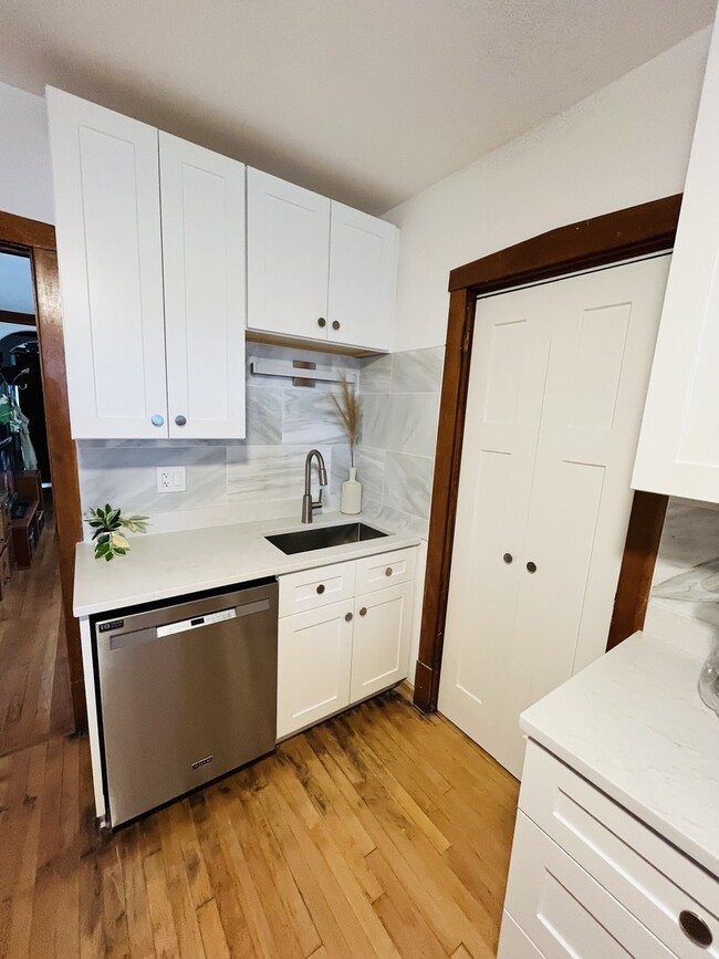 Foto del edificio - 5133 W Wrightwood Ave