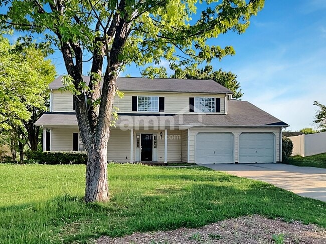 Building Photo - 833 Eagle Point Dr