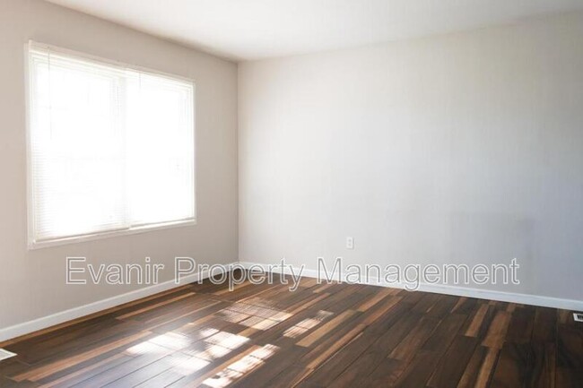 Building Photo - 1240 Berwald Dr
