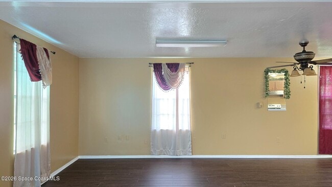Building Photo - 3788 W Railroad Ave