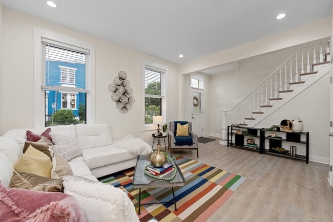 living room - 4249 Chambers St