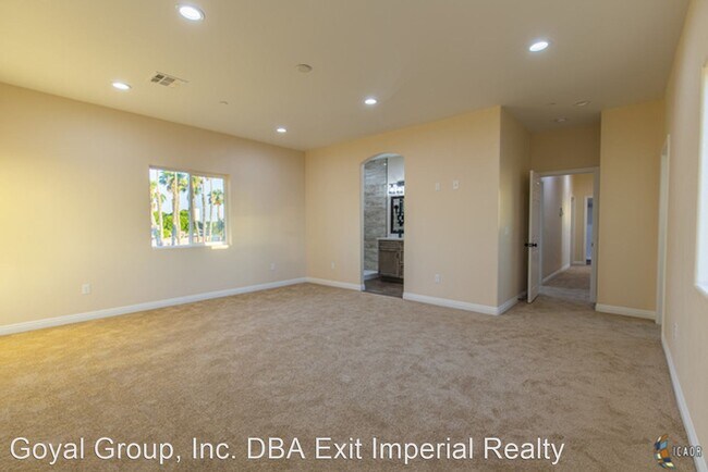 Foto del edificio - 4 br, 3 bath House - 1056 Crestview Dr