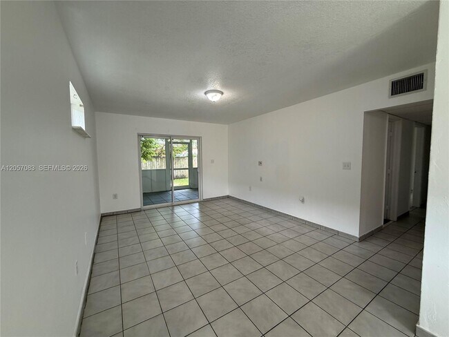 Foto del edificio - 7550 NW 2nd Terrace
