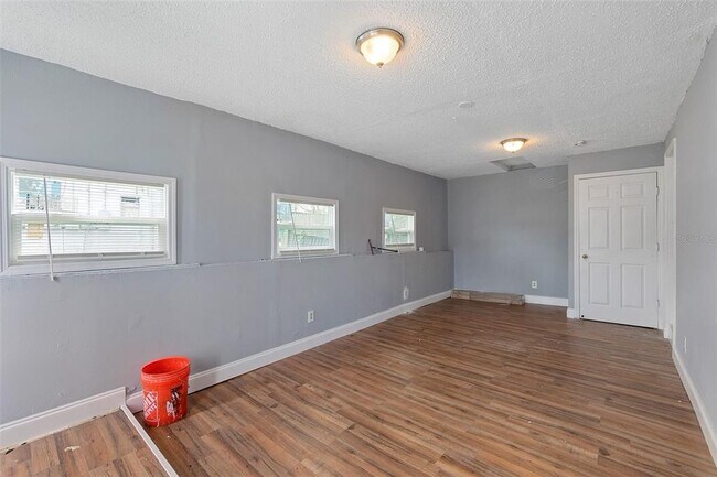 Building Photo - 407 S Anderson St