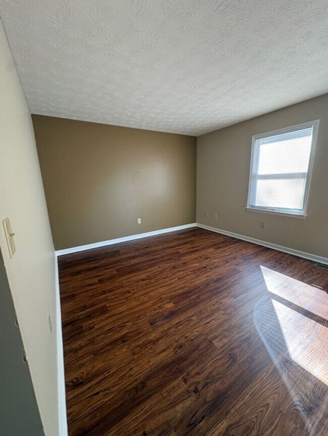 Foto del edificio - 2 Bedroom / 1.5 Bathroom Townhouse in Abingdon, VA