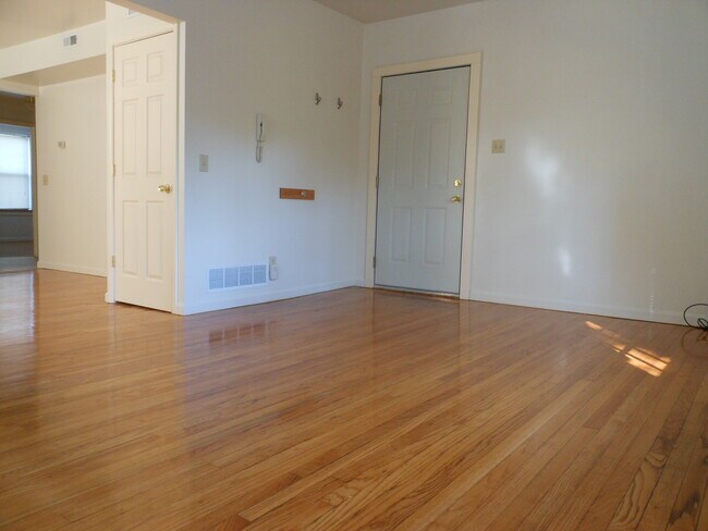 Foto del edificio - 6253 Cates Ave