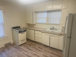 Building Photo - 4642 Bancroft Ave