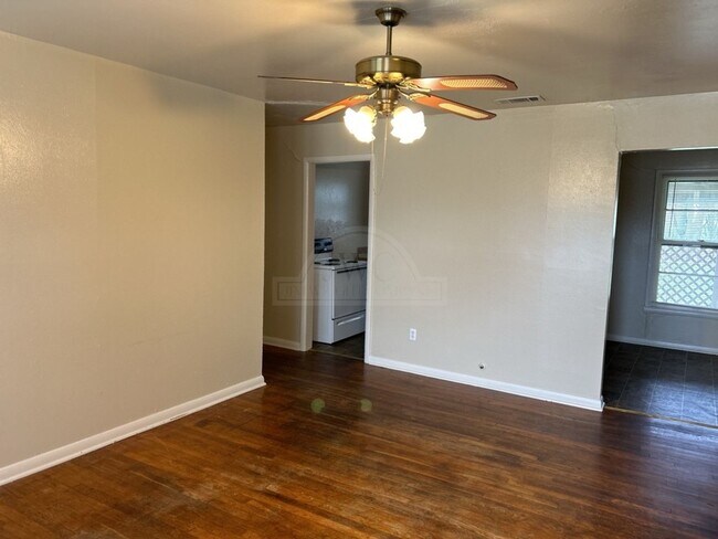 Foto del edificio - 408 Allen St