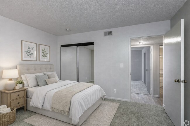 Interior Photo - Falcon Point